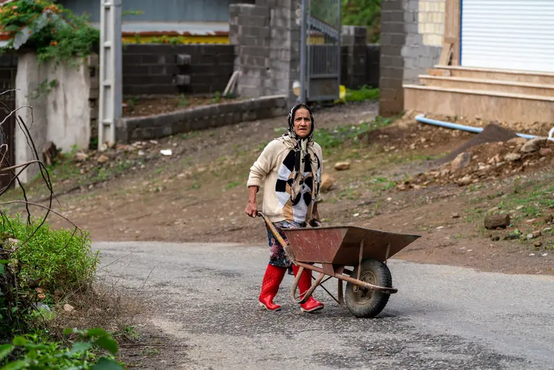 Red Boots, Full Barrow