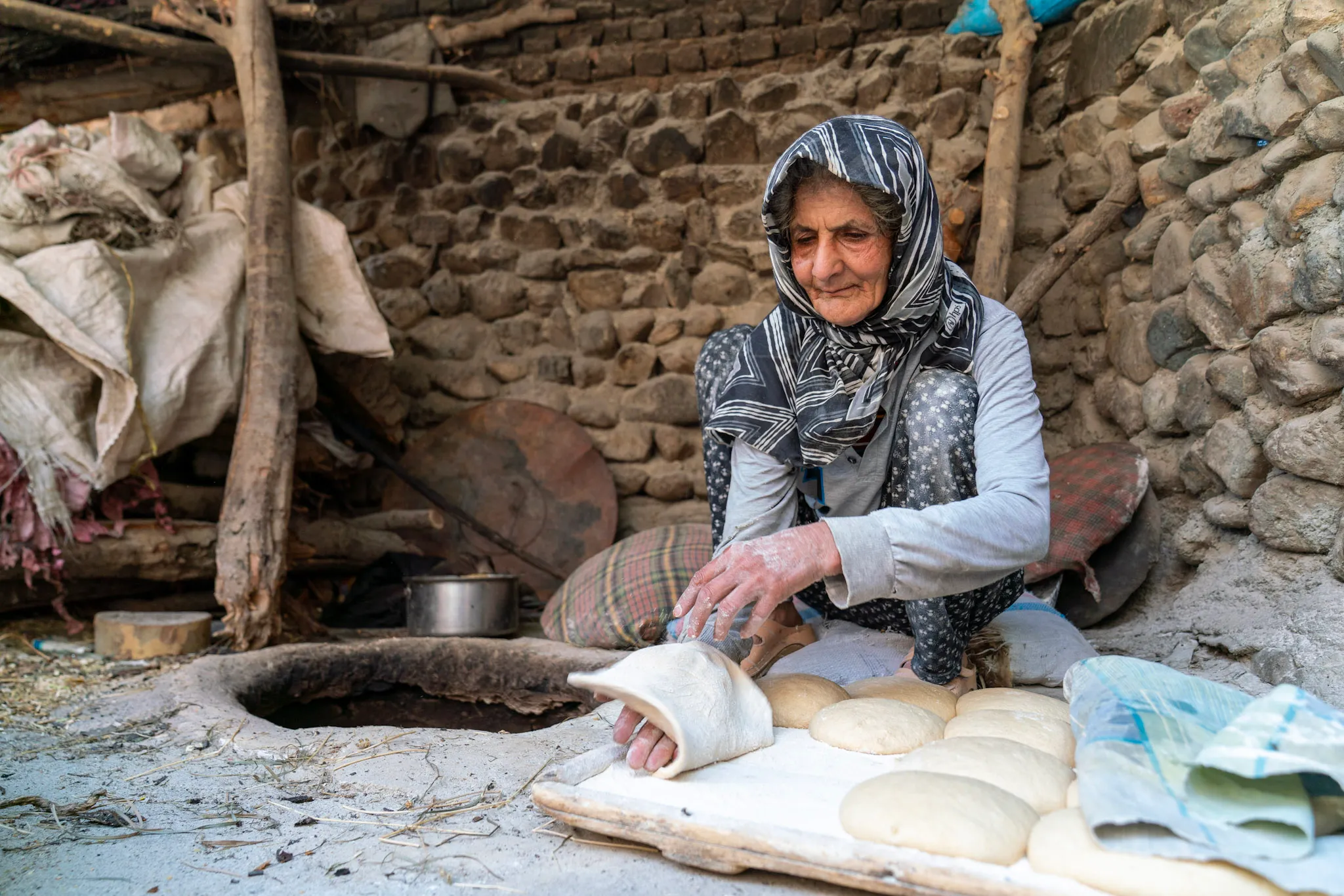 عند التنور