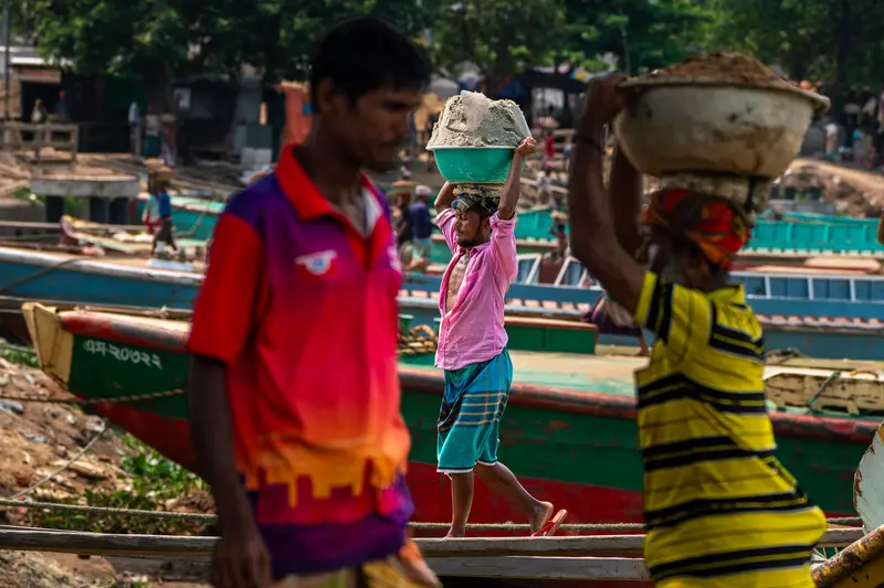 Colour in Transit