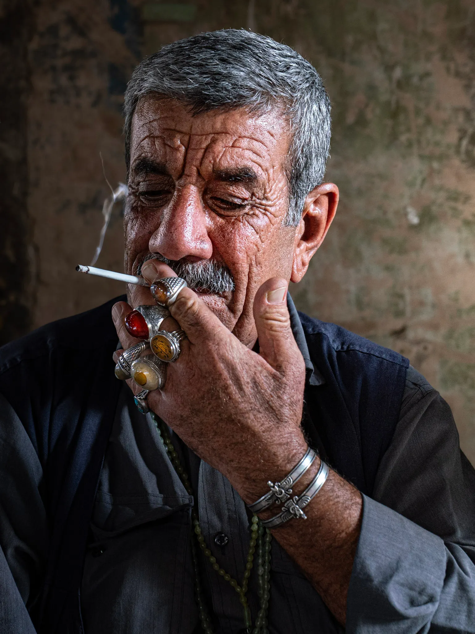 خواتم ودخان