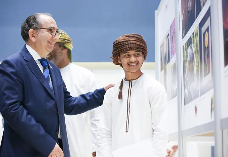 صورة مع رئيس الاتحاد الدولي للتصوير الضوئي(فياب) ريكاردو بوسي في معرض الشباب ٢٠١٨ وحصولي على جائزة تقديرية